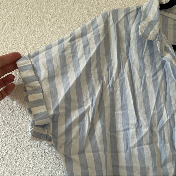 Striped Dome sleeves Botton Up Collar Top Women fits Medium - Picture 2 of 5